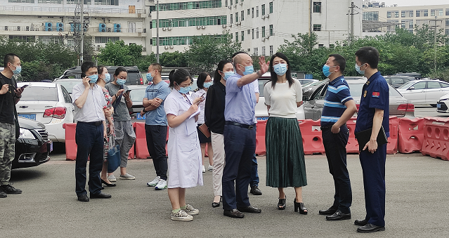 锦江区政府副区长文华率队到四川友谊医院开展疫情防控督导和安全生产专项检查