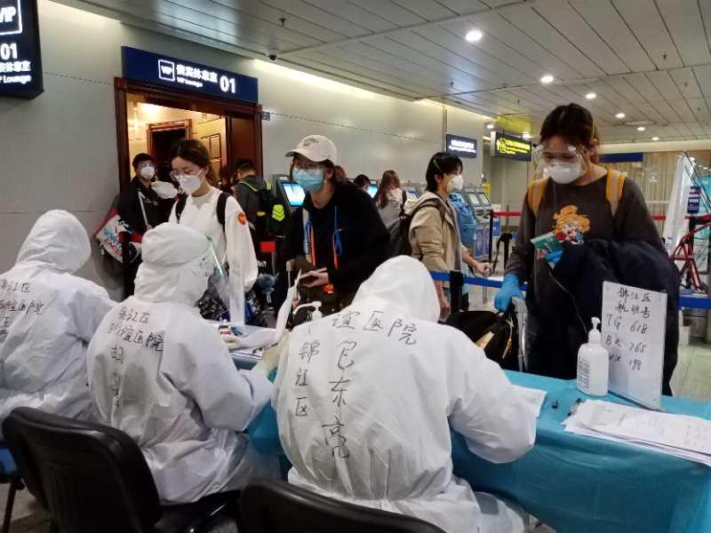 防控不松劲，严防境外输入，四川友谊医院守好入蓉第一道门